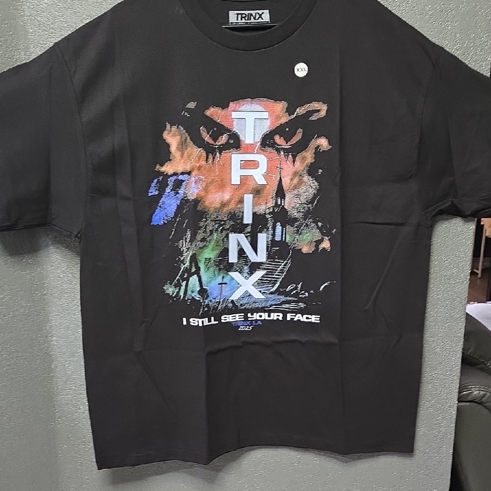 Black Graphic Tee - Short Sleeve